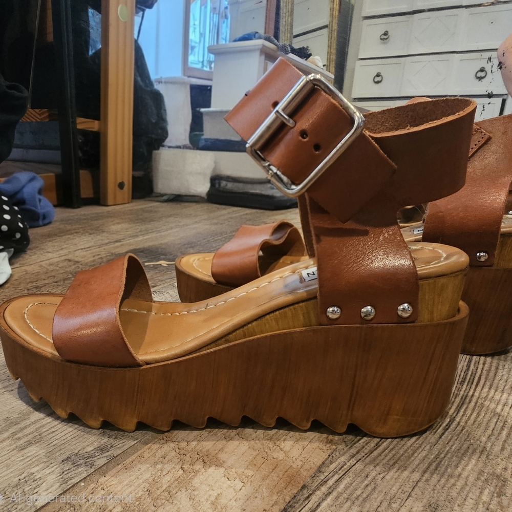 Steve Madden Tan Platform Sandals